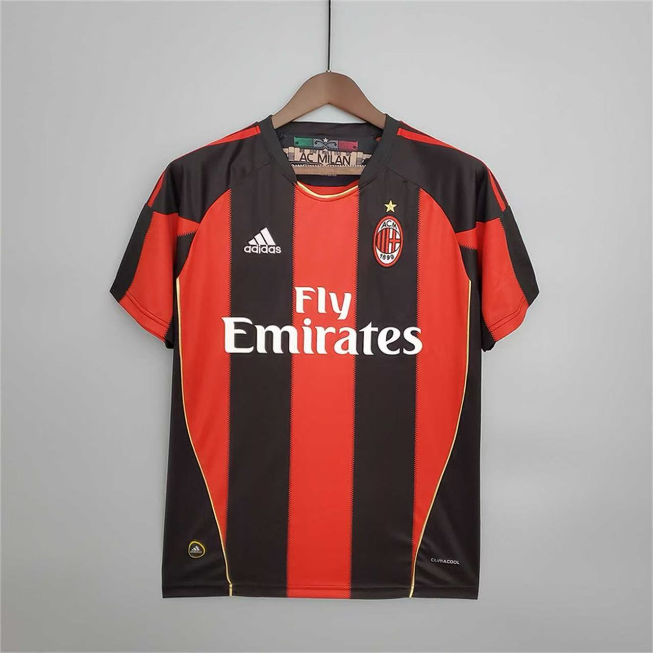 Retro AC Milan 2010-2011 home Main image