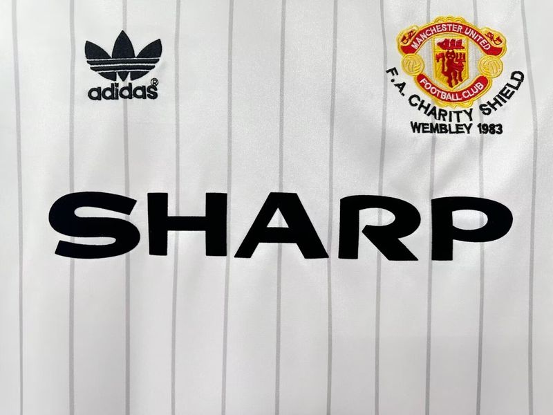 Maillot extérieur rétro Manchester United 1983