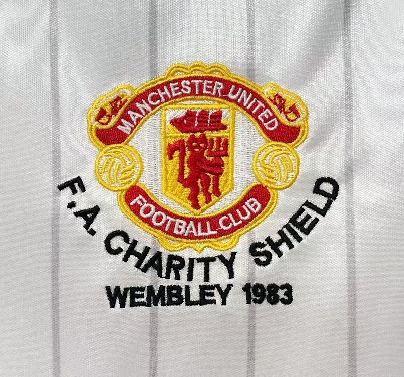 Maillot extérieur rétro Manchester United 1983