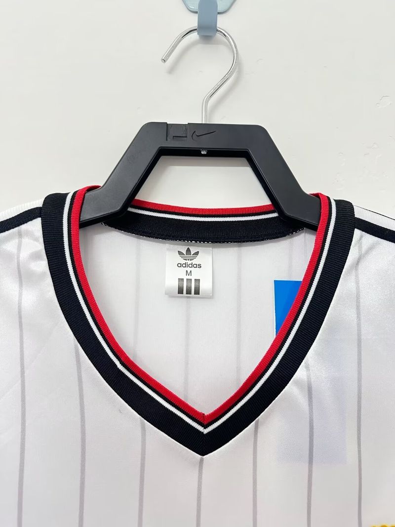 Maillot extérieur rétro Manchester United 1983