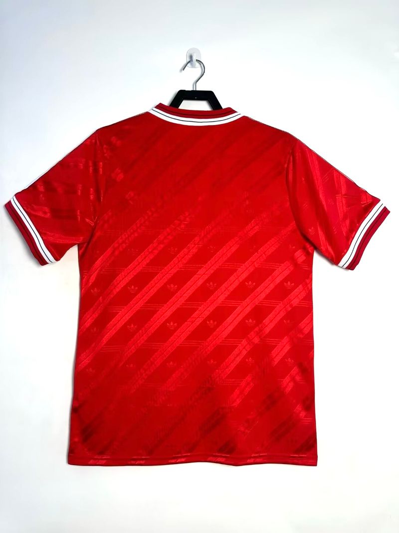 Retro Manchester United 1986-1988 home Secondary image