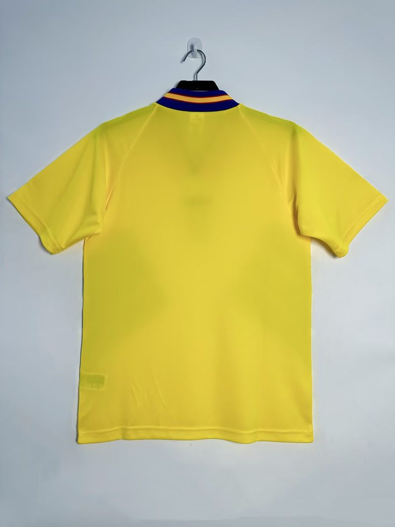 Maillot domicile rétro Suède 1994 Image secondaire du produit