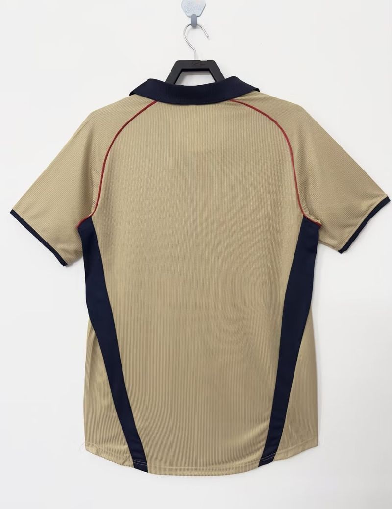 Retro Arsenal FC 2001-2002 away Secondary image