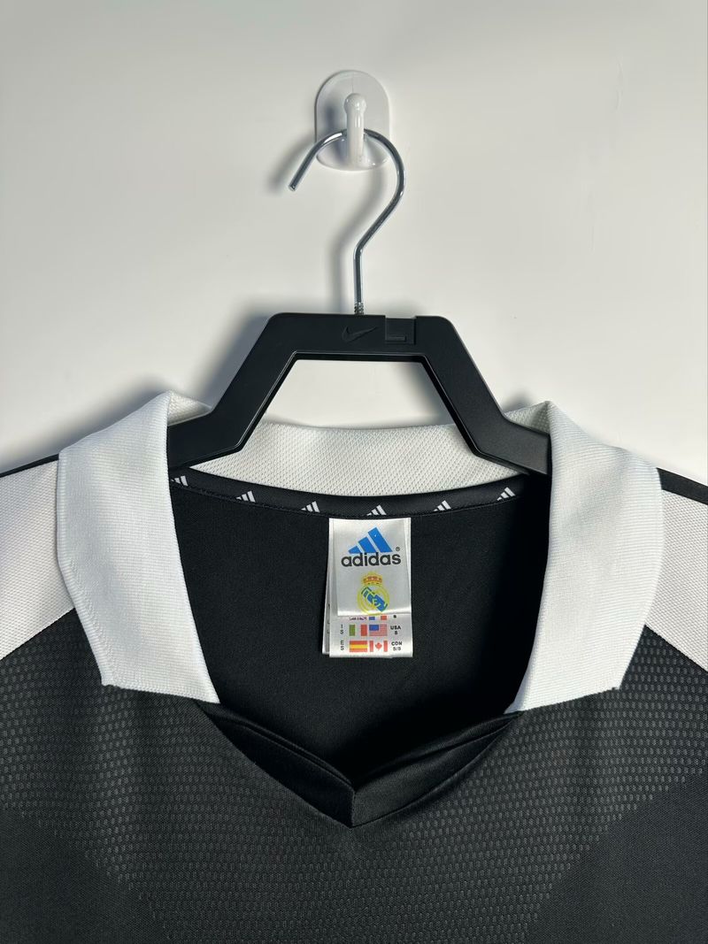 Maillot extérieur rétro Real Madrid 2001-2002