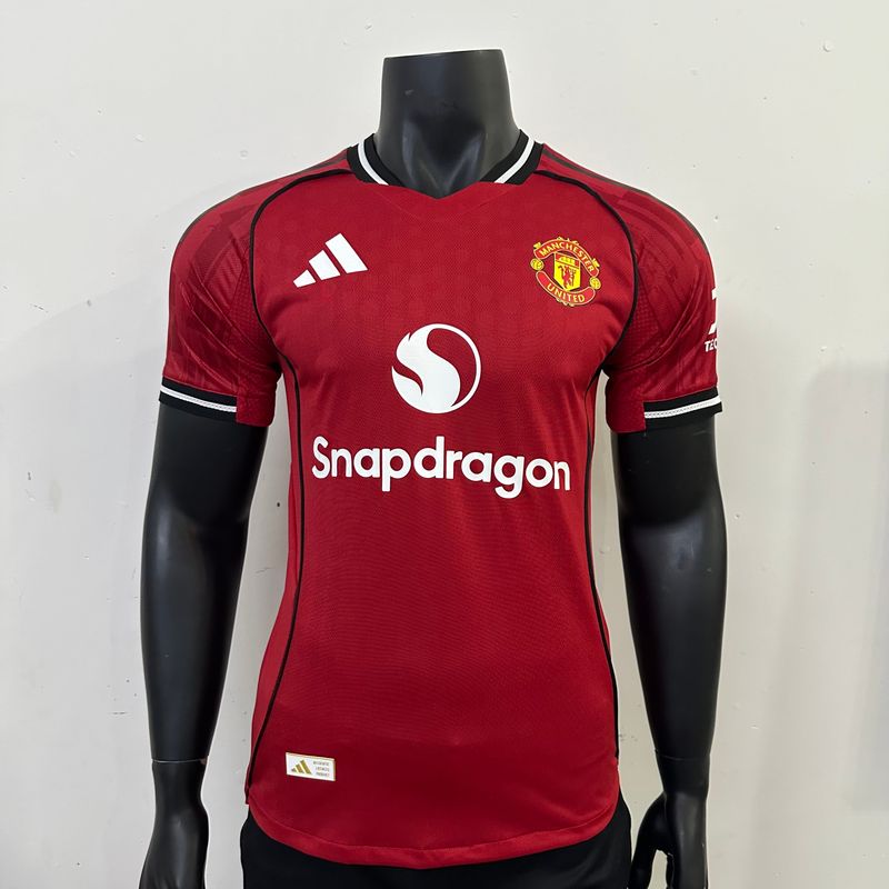 Manchester United 2025-2026 home player