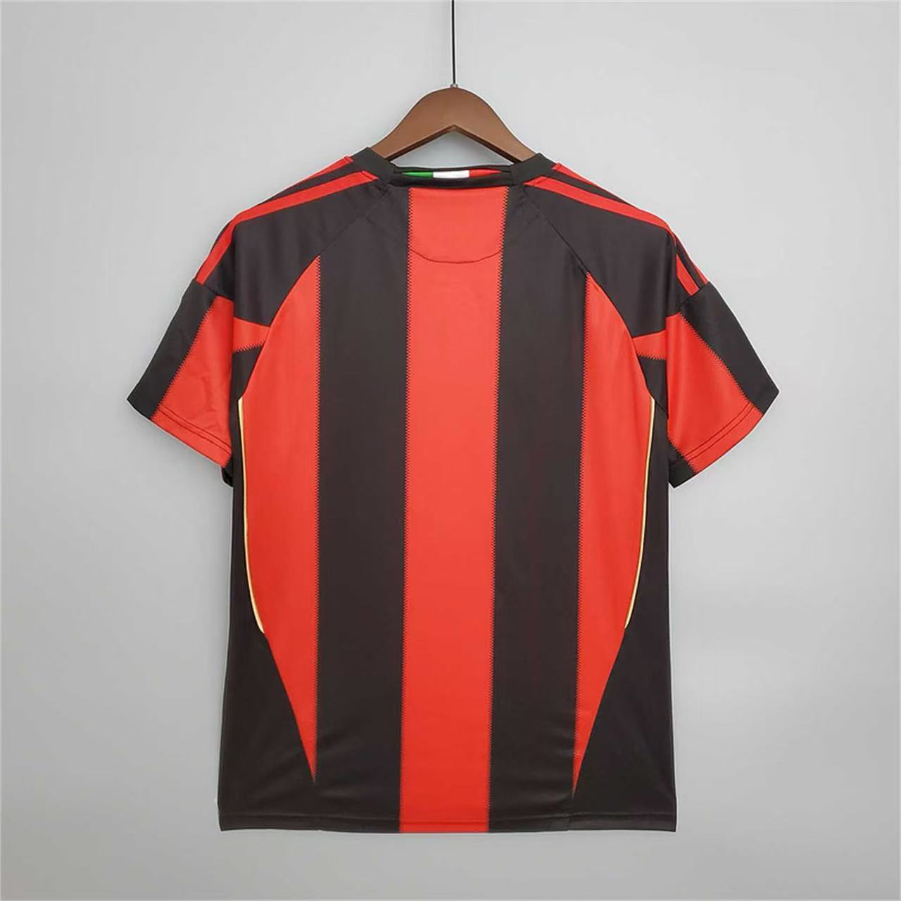 Retro AC Milan 2010-2011 home Secondary image
