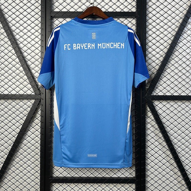 Bayern München 2025-2026 goalkeeper Secondary image