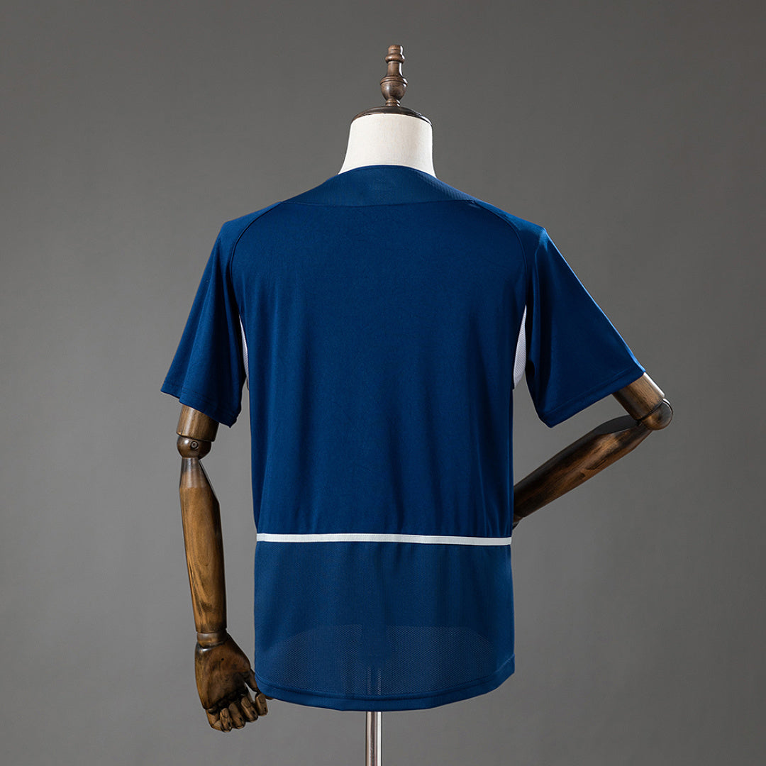 Retro USA 2002 Away Fan Secondary image