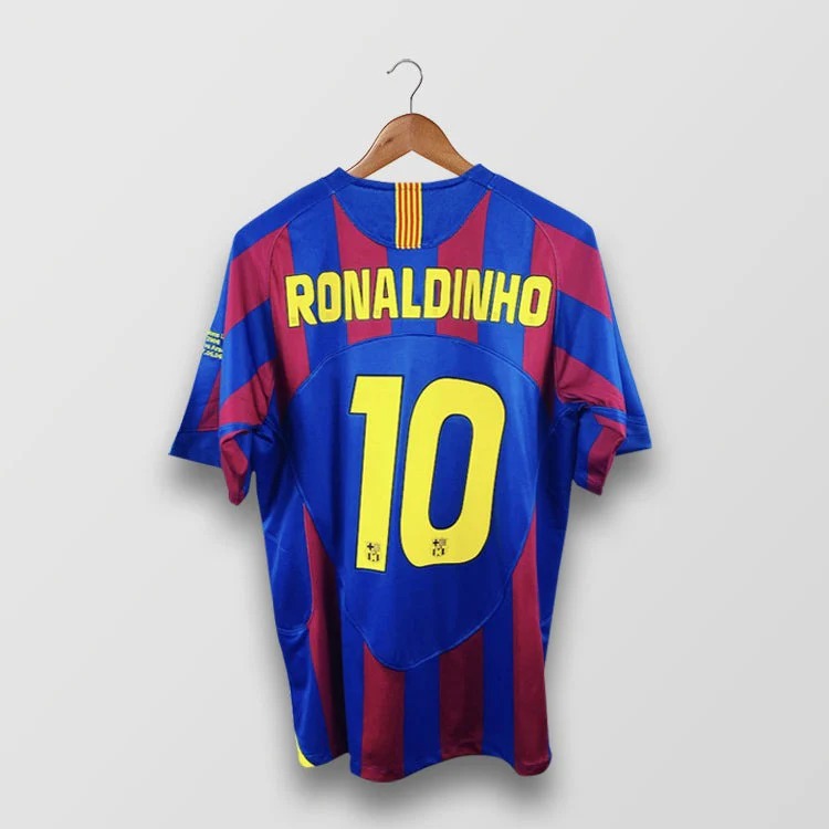 Retro FC Barcelona 2005-2006 home Main image