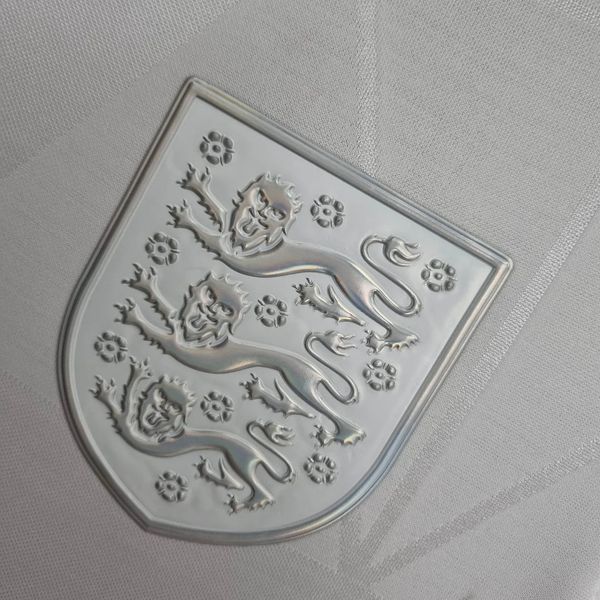 England 2022 home