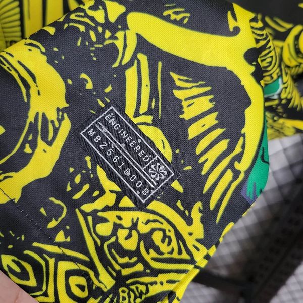 Brésil 2024 édition spéciale jesus jaune
