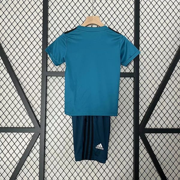 Enfants Rétro Real Madrid 2017-2018 extérieur Image secondaire du produit