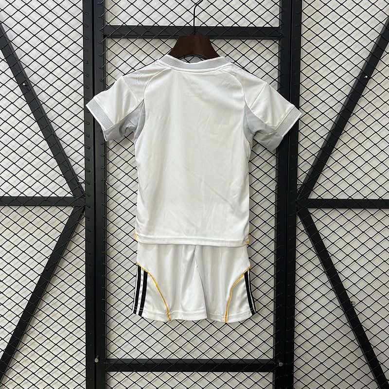 Enfants Real Madrid domicile 2025-2026 Image secondaire du produit