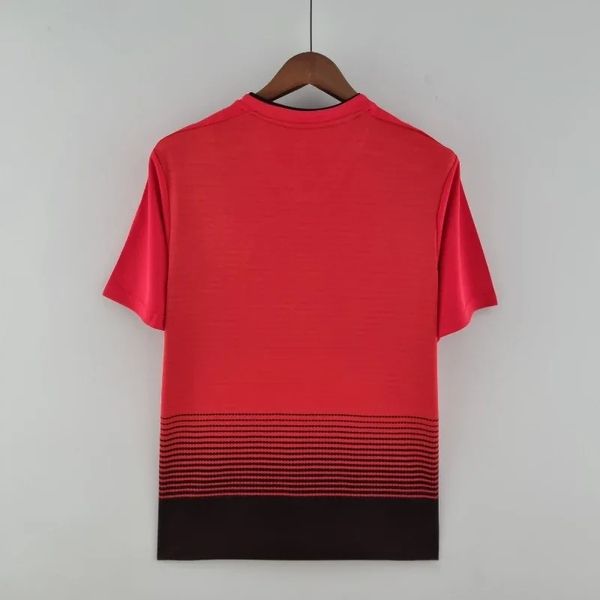 Retro Manchester United 2018-2019 home Secondary image