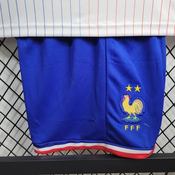 Enfants France 2024 extérieur