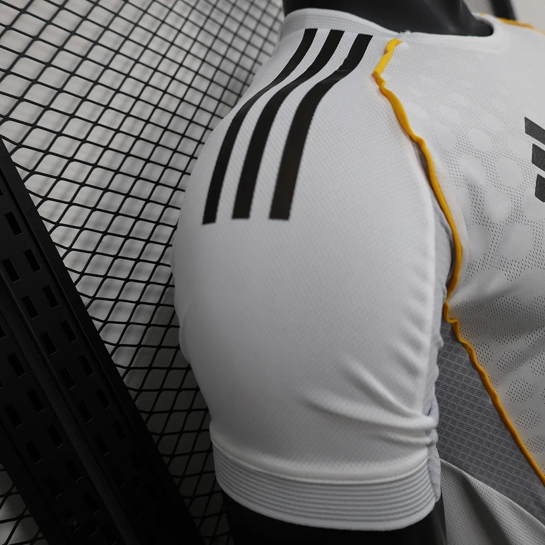 Joueur domicile Real Madrid 2025-2026