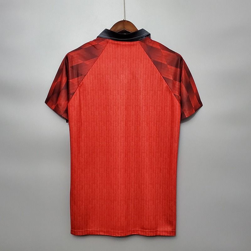 Maillot domicile rétro de Manchester United 1996-1997 Image secondaire du produit