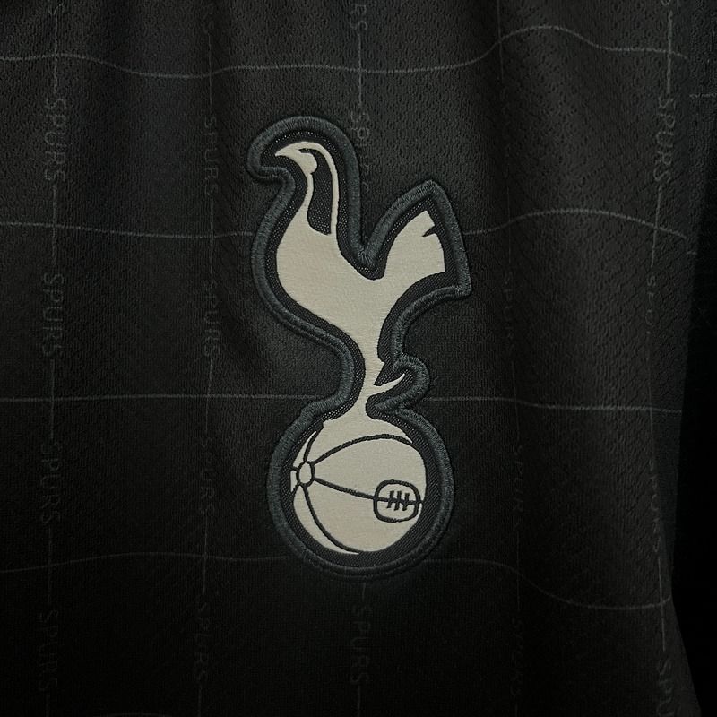 Tottenham Hotspur 2025-2026 away