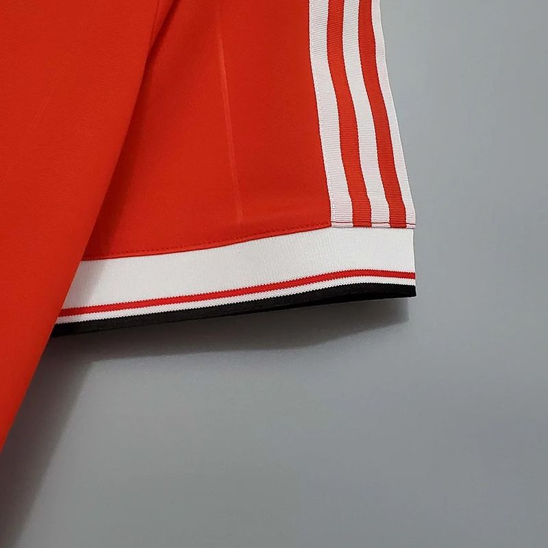 Retro Manchester United 1983 home