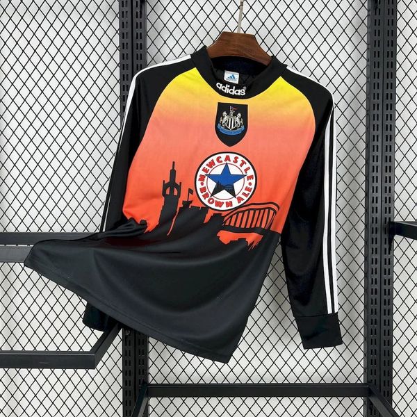 Retro Newcastle United 1996-1997 Goalkeeper Long Sleeves Main image
