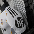 Joueur domicile Real Madrid 2025-2026