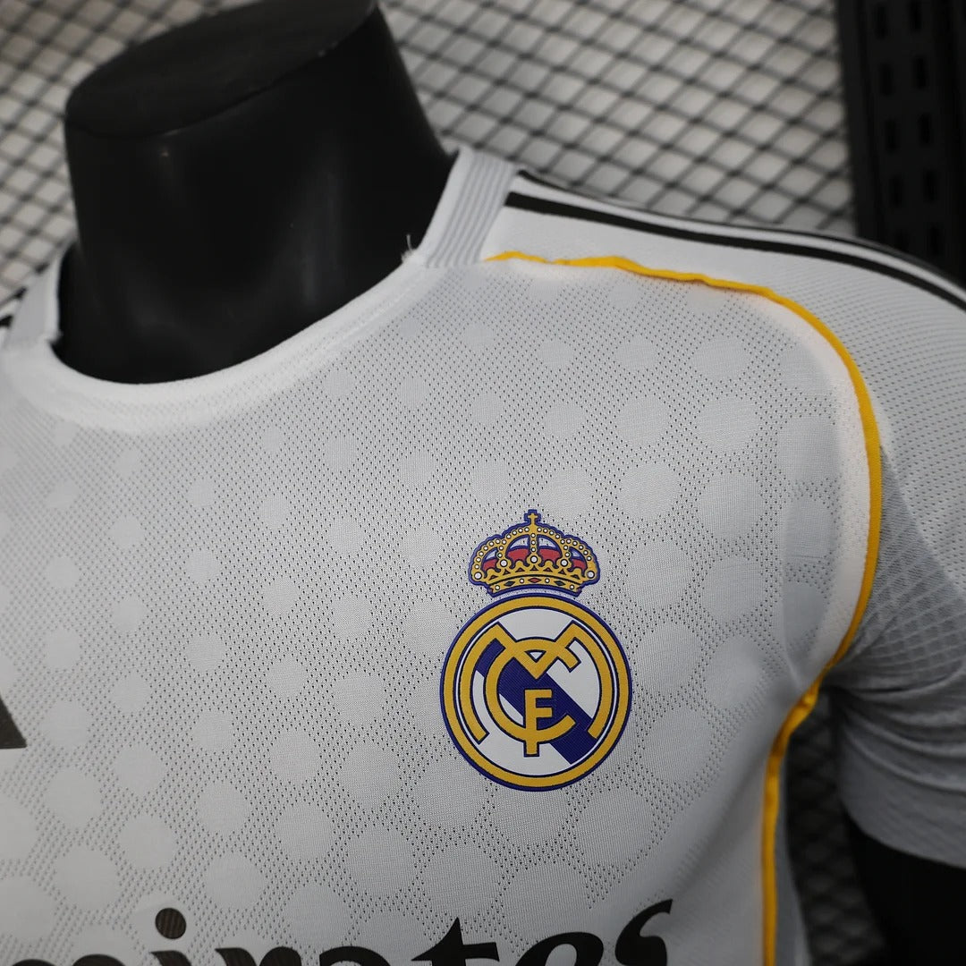 Joueur domicile Real Madrid 2025-2026