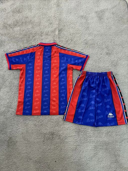 Retro Kids FC Barcelona 1996-1997 home Secondary image