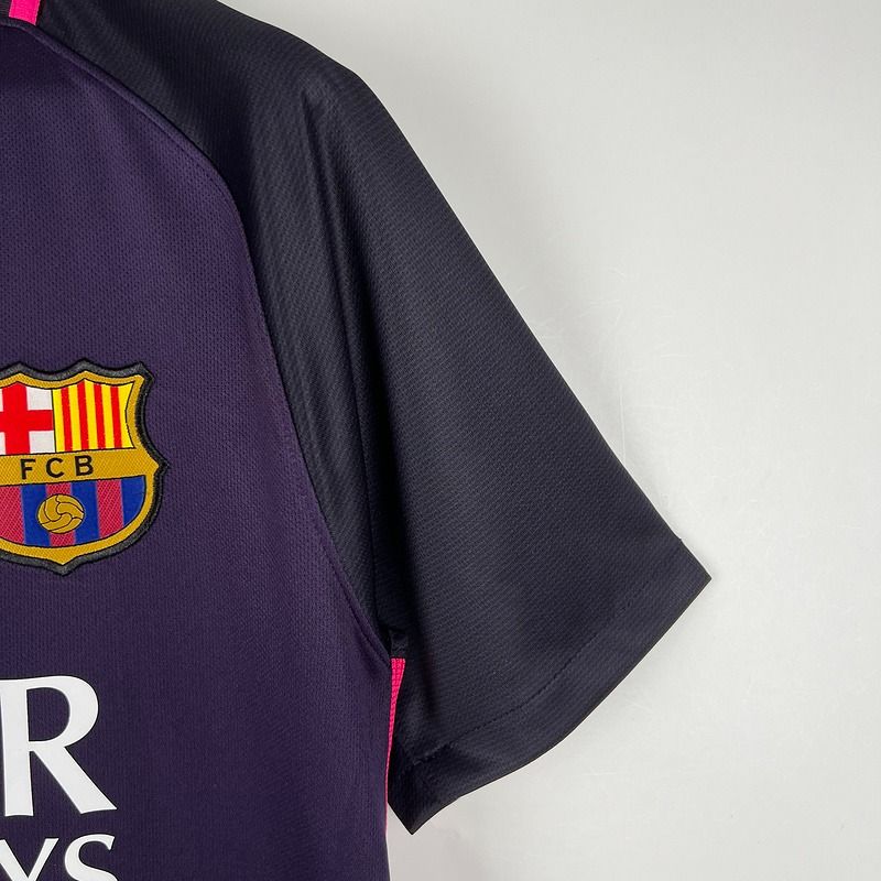 Retro FC Barcelona 2016-2017 away