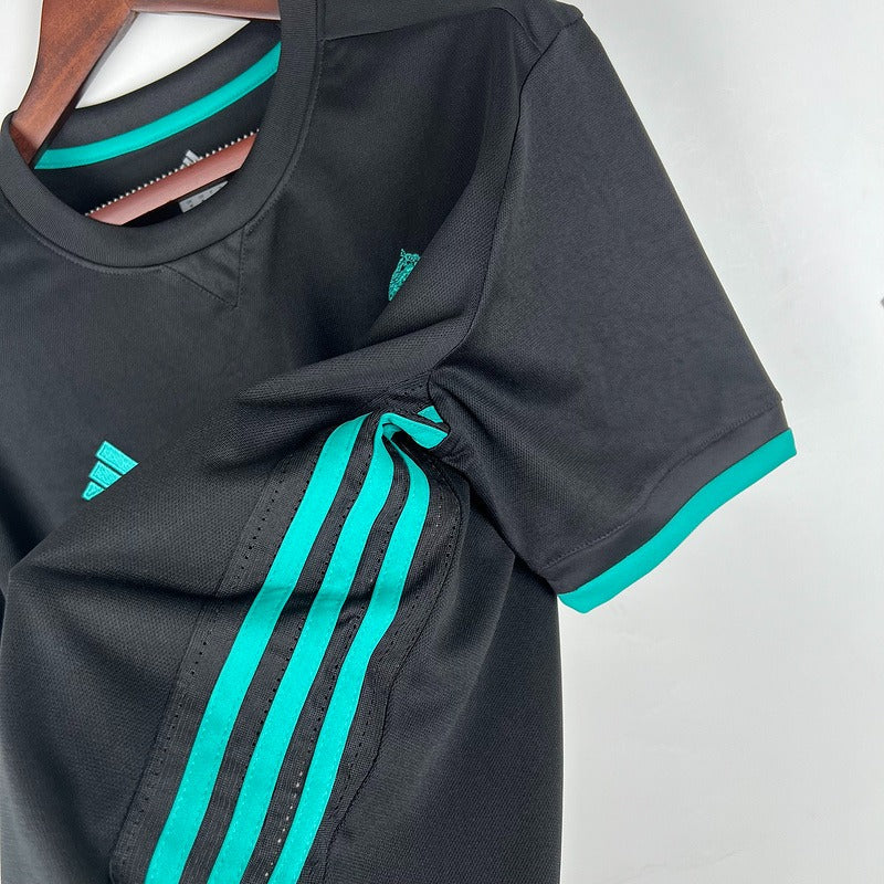 Maillot Real Madrid extérieur 2017-2018 rétro