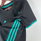 Maillot Real Madrid extérieur 2017-2018 rétro