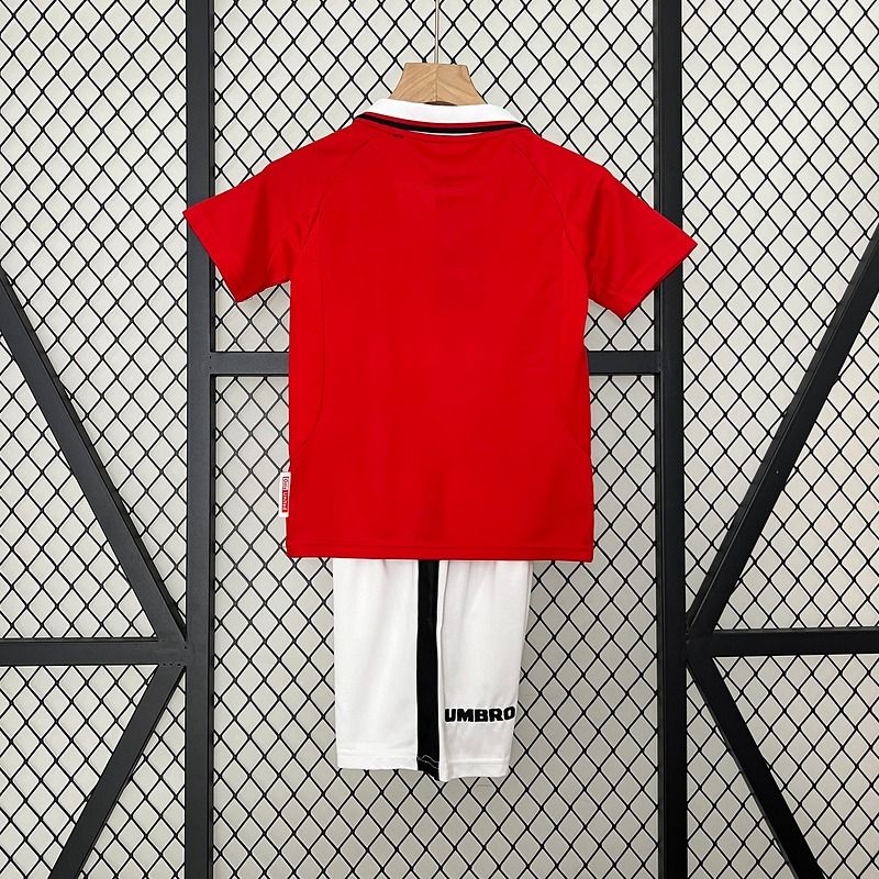 Retro Kids Manchester United 1999-2000 home Secondary image
