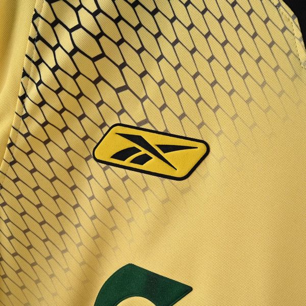 Retro Liverpool FC 2004-2005 away