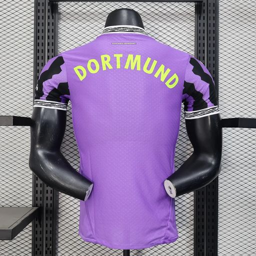 Gardien de but du BVB Dortmund 2025-2026