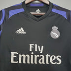 Maillot rétro du Real Madrid saison 2015-2016, deuxième maillot extérieur