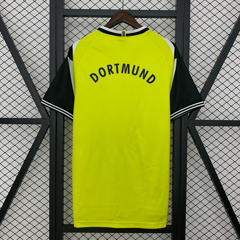 Retro BVB Dortmund 1995-1996 home Secondary image