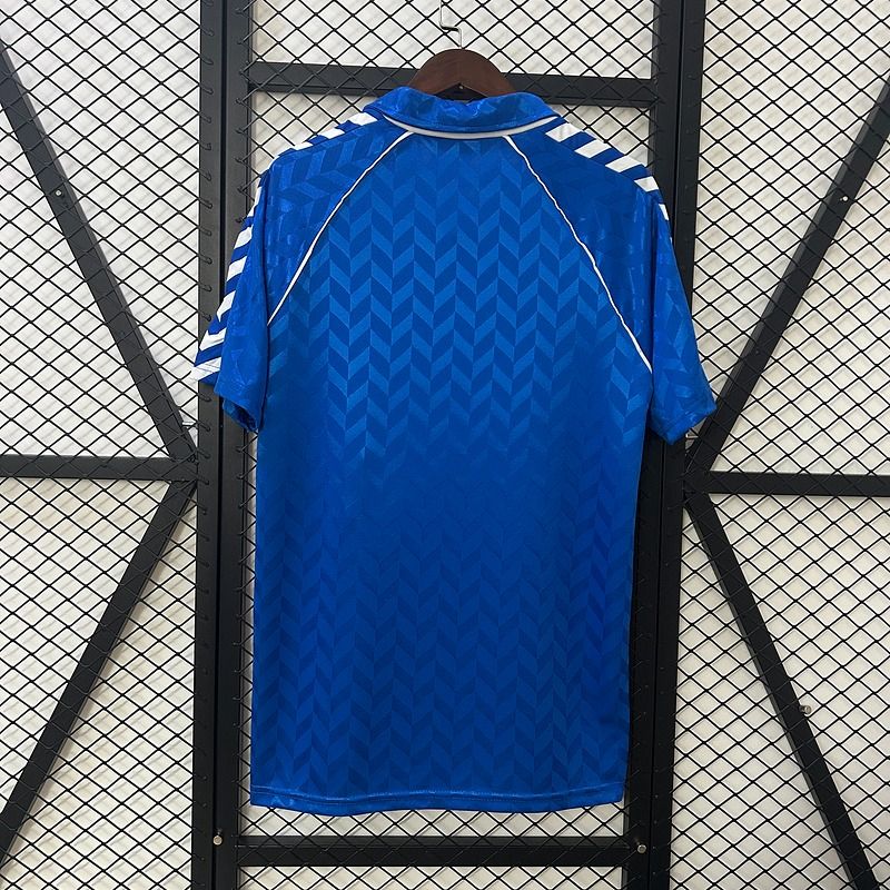 Retro Real Madrid 1986-1987 away Secondary image