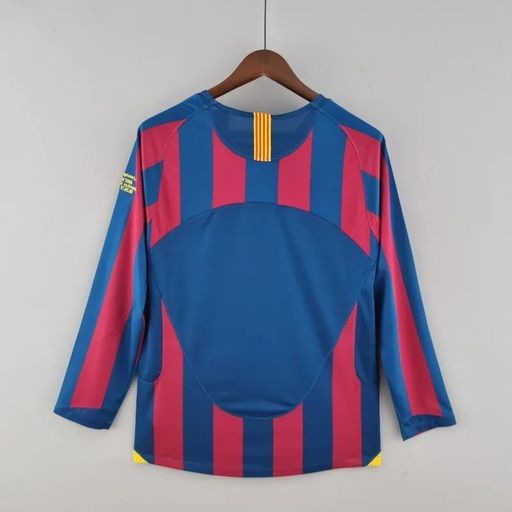 Retro FC Barcelona 2005-2006 home Long Sleeve Secondary image