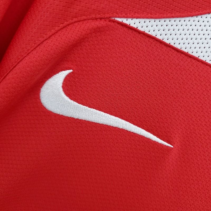 Retro Manchester United 2005-2006 home