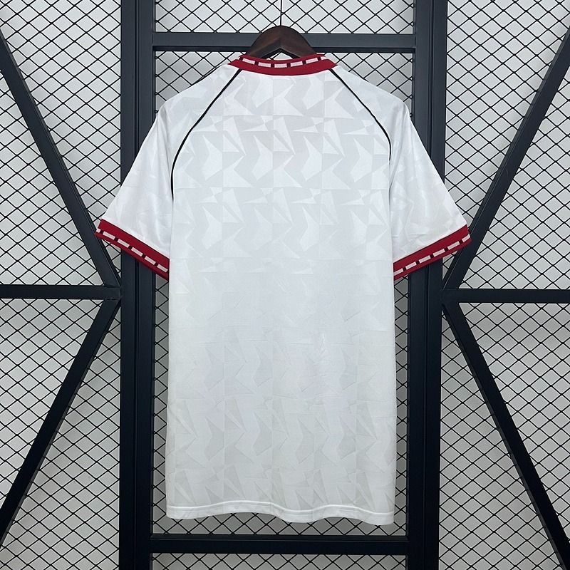 Retro Manchester United 1990-1991 special edition Secondary image