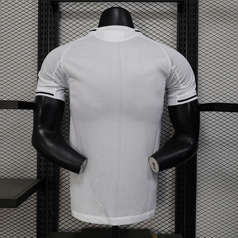 Newcastle United 2025-2026 home player Secondary image