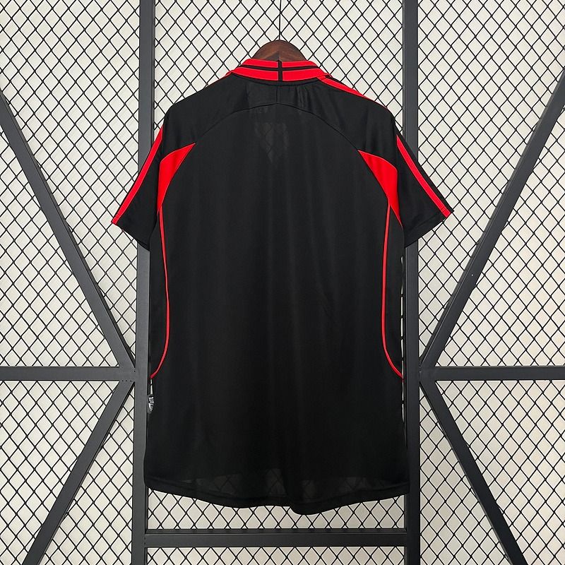 Retro AC Milan 2000-2001 away Secondary image