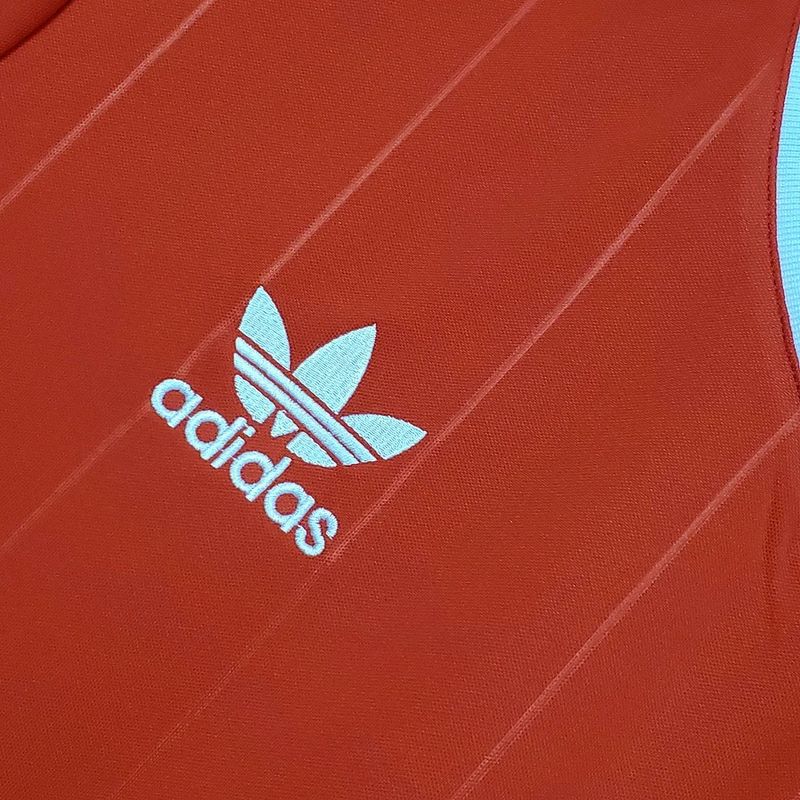 Retro Manchester United 1983 home