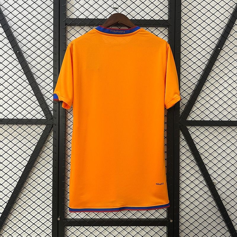 Retro FC Barcelona 2006-2007 away Secondary image