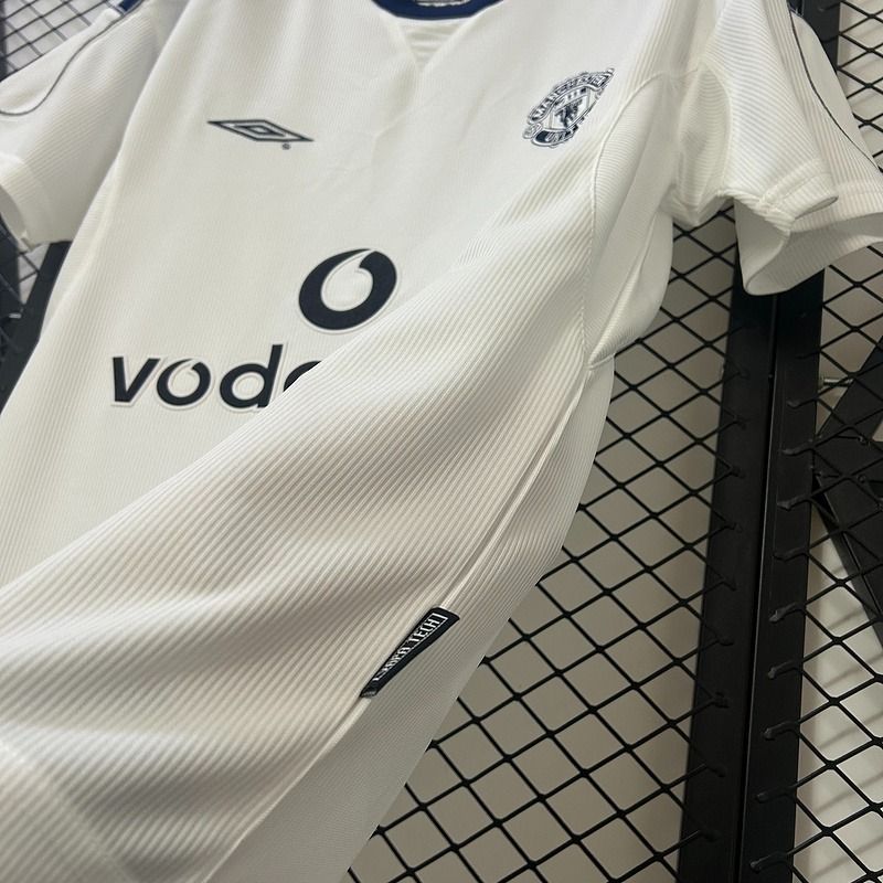 Retro Manchester United 2000-2001 away