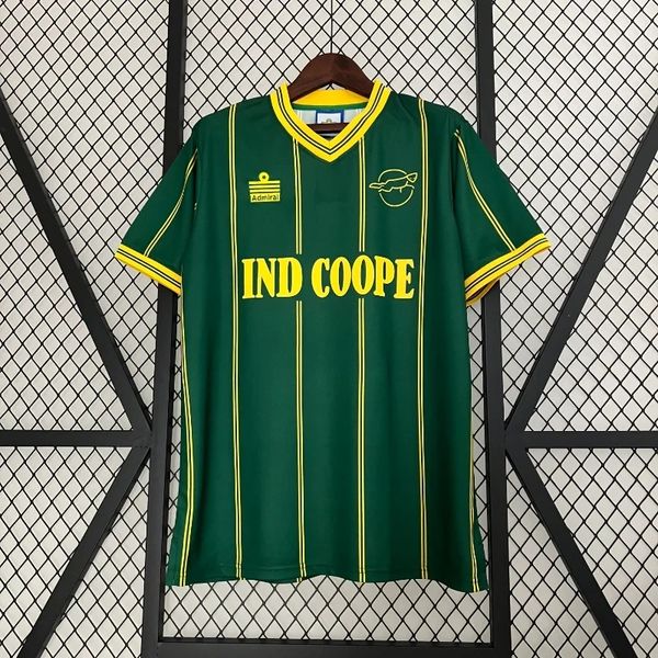 Retro Leicester City 1984 away Main image