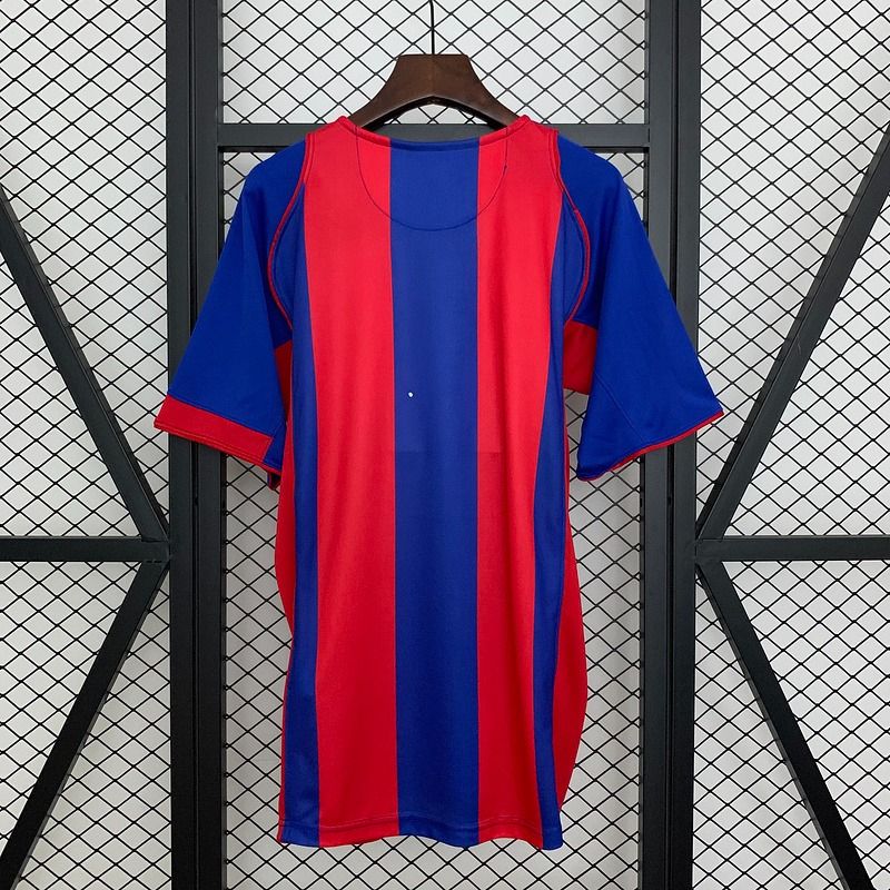 Retro FC Barcelona 2004-2005 home Secondary image