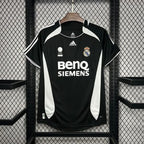 Maillot rétro du Real Madrid 2006-2007 deuxième tenue à l'extérieur