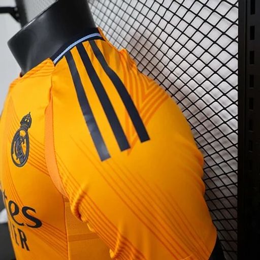 Real Madrid 2024-2025 away player