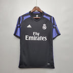 Maillot rétro du Real Madrid saison 2015-2016, deuxième maillot extérieur