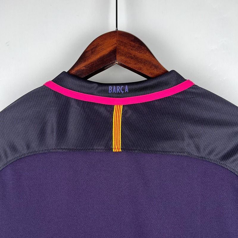 Retro FC Barcelona 2016-2017 away
